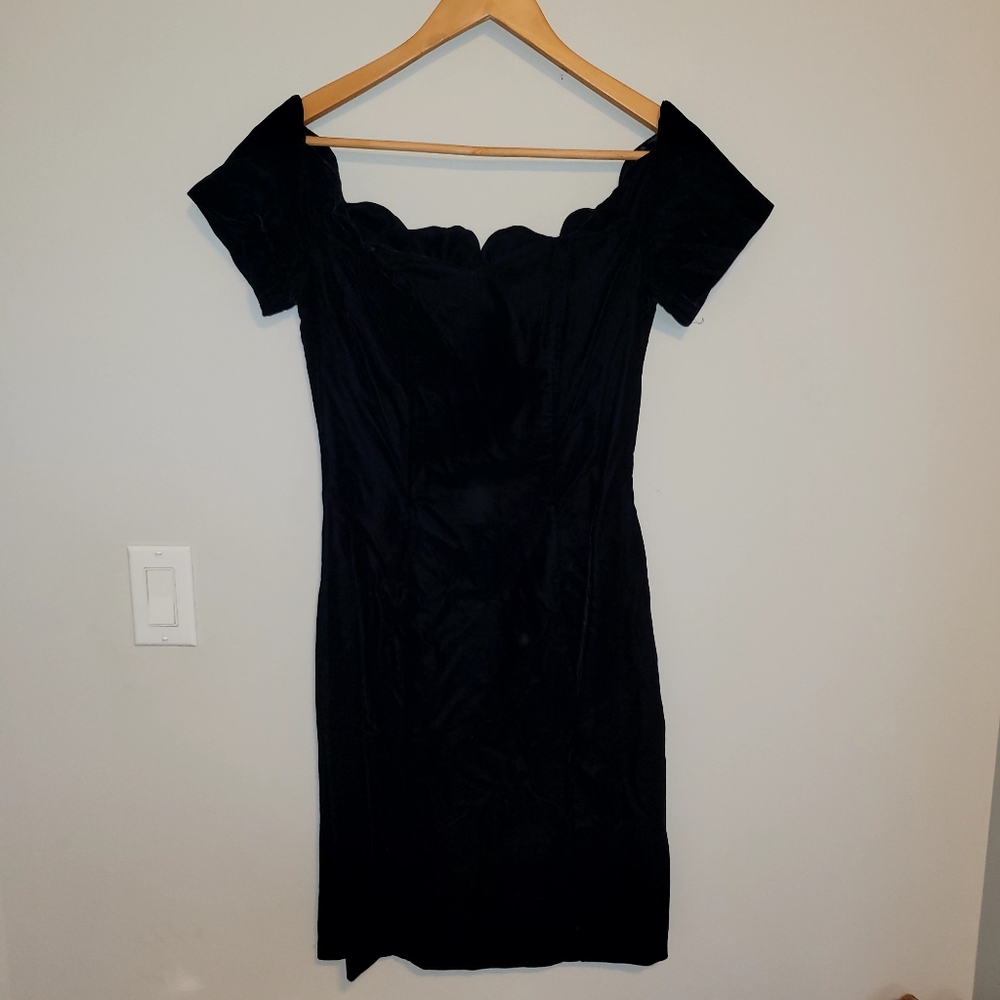 Elegant Black Dress with Scalloped Edges